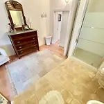 Villa Umbrian Paradise Contains 5 Bedrooms With Private Pool And Stunning Views *