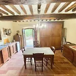 Umbrian Paradise Contains 5 Bedrooms With Private Pool And Stunning Views *