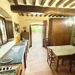 Villa Umbrian Paradise Contains 5 Bedrooms With Private Pool And Stunning Views *