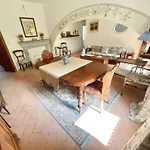 Umbrian Paradise Contains 5 Bedrooms With Private Pool And Stunning Views *