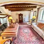 Villa Umbrian Paradise Contains 5 Bedrooms With Private Pool And Stunning Views *