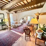 Villa Umbrian Paradise Contains 5 Bedrooms With Private Pool And Stunning Views