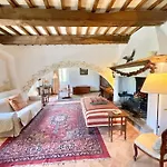 Villa Umbrian Paradise Contains 5 Bedrooms With Private Pool And Stunning Views *