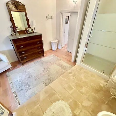 Willa Umbrian Paradise Contains 5 Bedrooms With Private Pool And Stunning Views *