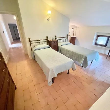 Umbrian Paradise Contains 5 Bedrooms With Private Pool And Stunning Views וילה