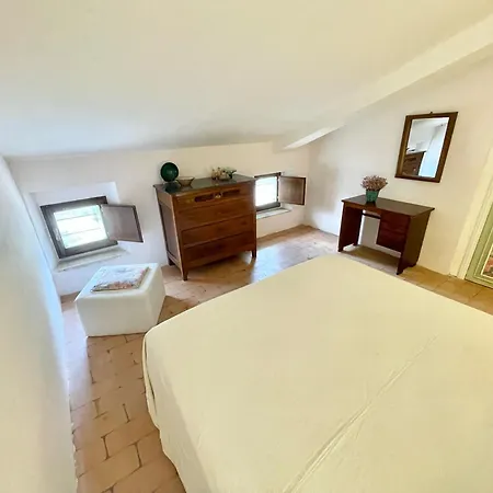 Willa Umbrian Paradise Contains 5 Bedrooms With Private Pool And Stunning Views