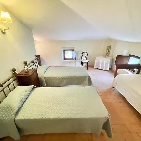 Willa Umbrian Paradise Contains 5 Bedrooms With Private Pool And Stunning Views *