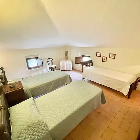 Umbrian Paradise Contains 5 Bedrooms With Private Pool And Stunning Views