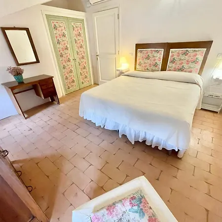 Umbrian Paradise Contains 5 Bedrooms With Private Pool And Stunning Views Spoleto