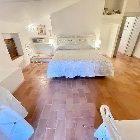 Willa Umbrian Paradise Contains 5 Bedrooms With Private Pool And Stunning Views