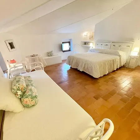 Willa Umbrian Paradise Contains 5 Bedrooms With Private Pool And Stunning Views *