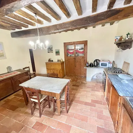 Willa Umbrian Paradise Contains 5 Bedrooms With Private Pool And Stunning Views