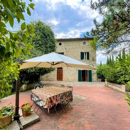 Umbrian Paradise Contains 5 Bedrooms With Private Pool And Stunning Views ספולטו