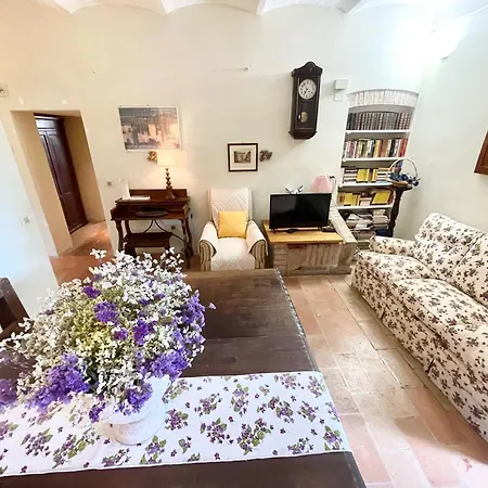 Umbrian Paradise Contains 5 Bedrooms With Private Pool And Stunning Views *